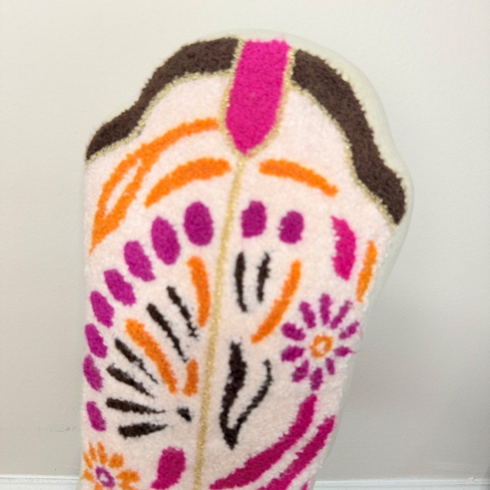 NWOT Isaac Mizrahi New York Cowboy Cowgirl Boot Decorative Pillow 21"x12" - Picture 2 of 6